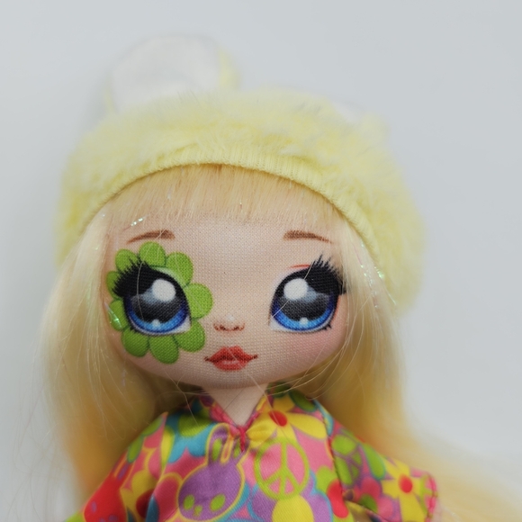 Na! Na! Na! Surprise Doll Bebe Groovy - Picture 3 of 3